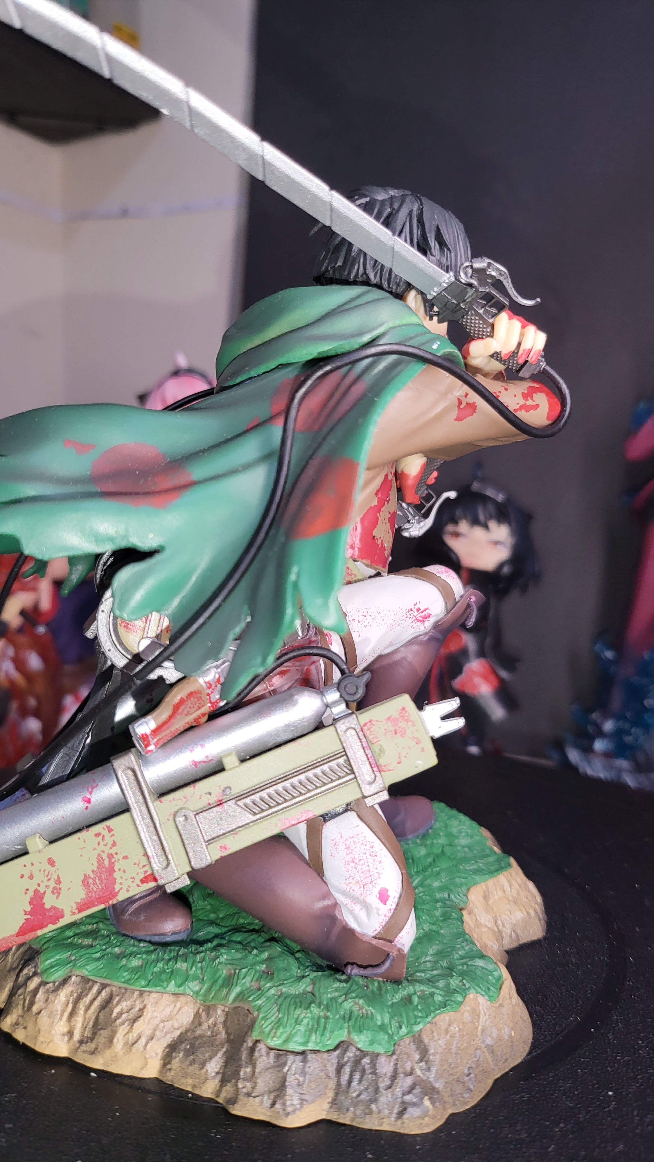 Titan Slayer Anime Figure - Levi