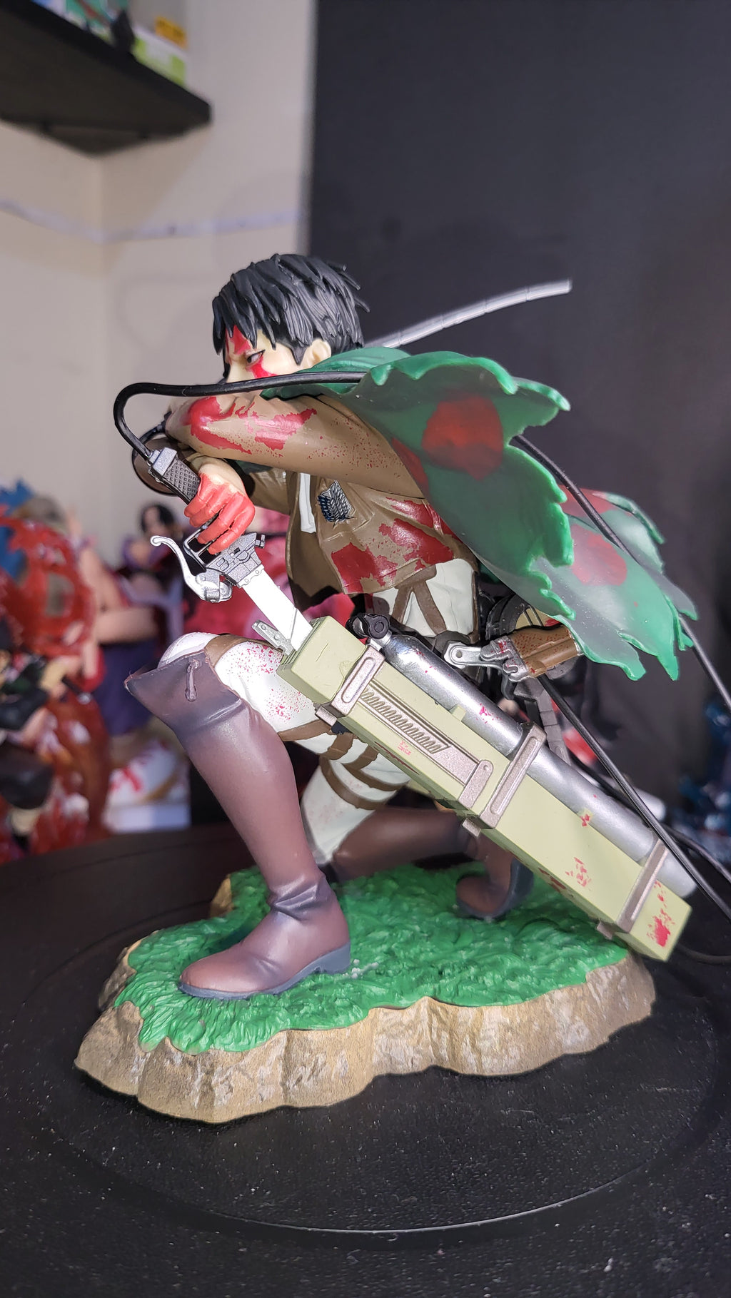 Titan Slayer Anime Figure - Levi